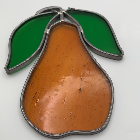 VTG stained glass Ripe Pear Sun catcher with green leaves. - Picture 2 of 3